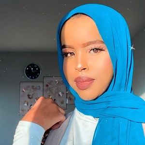 Meet your Posher, Samira